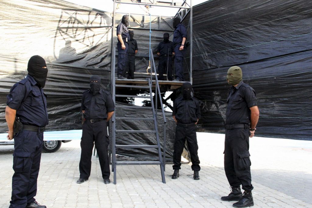 A gallows is prepared for an execution in Gaza, 2013 (AP/Gaza Interior Ministry)